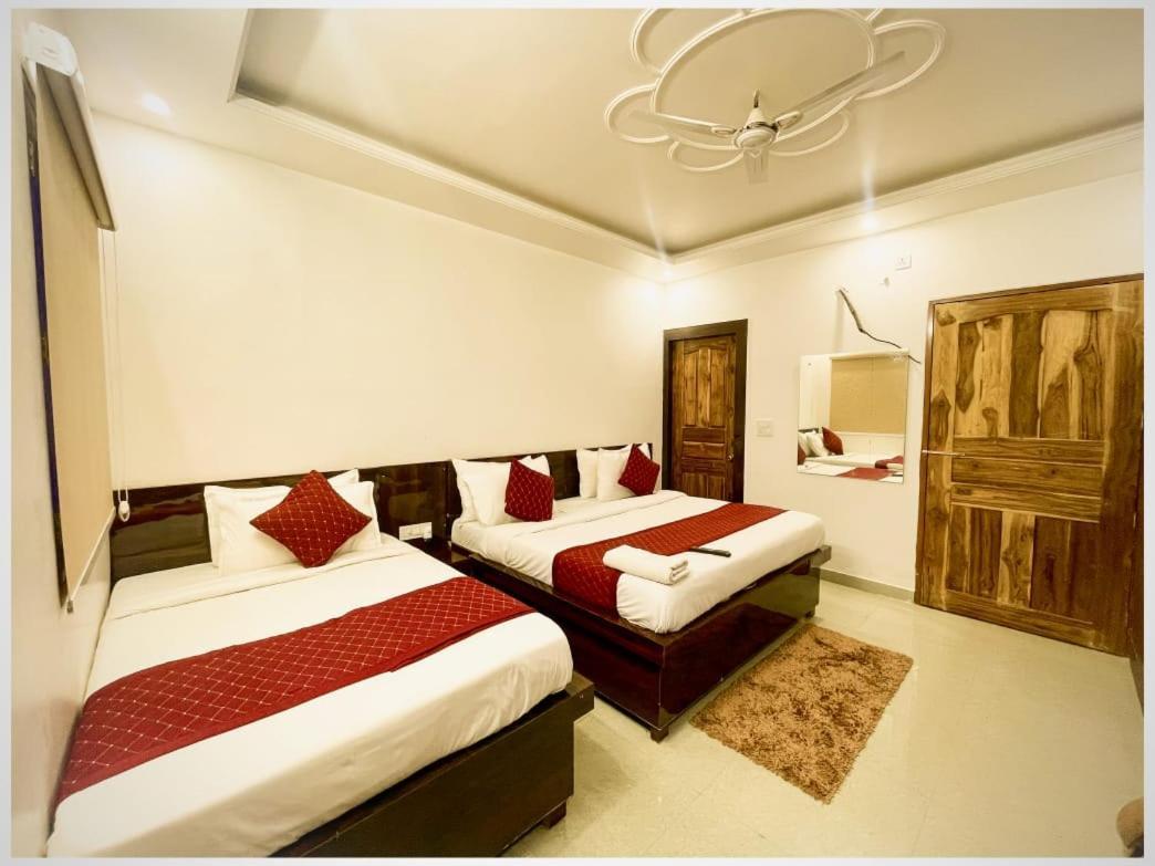 Hotel Town Grand Agra  Exterior photo